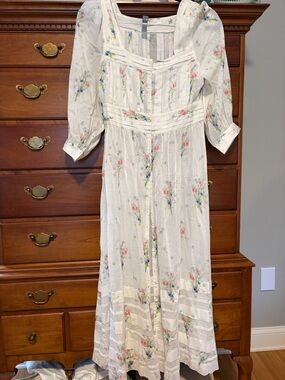 Doen Flowy White Floral Women’s Dress